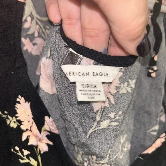 😍American eagle flowered blouse size small 😍 - Picture 3 of 4